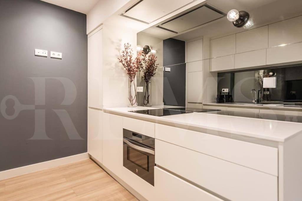 Penthouse Suite With Rooftop In The Heart Of Malaga By Rems Exterior photo